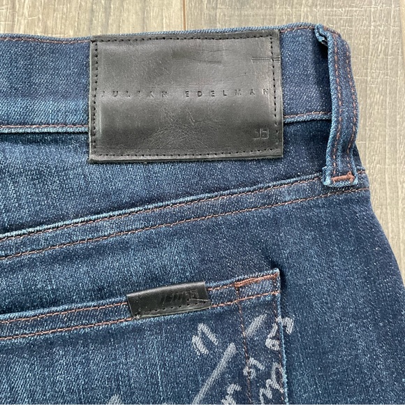 38x34 Julian Edelman Joe's Jeans The Brixton Straight
AUTOGRAPHED
Men’s 38
Blue - Picture 9 of 11